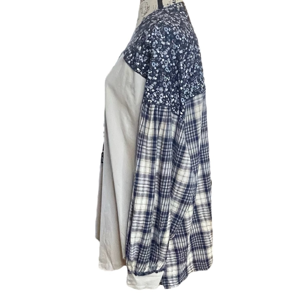 New Off-white,  Navy Blue Mixed Print Half Button Pullover Top Plus Size 2X - Picture 4 of 9